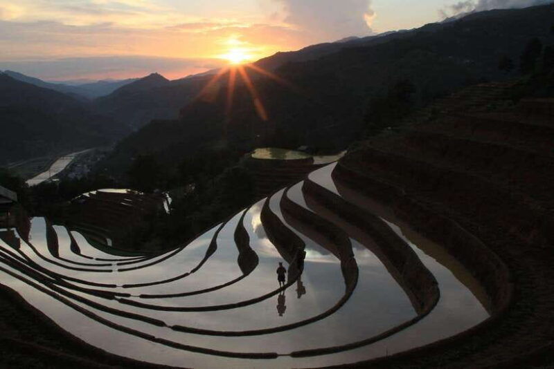from-hanoi-1-day-sapa-trekking-tour-with-overnight-bus