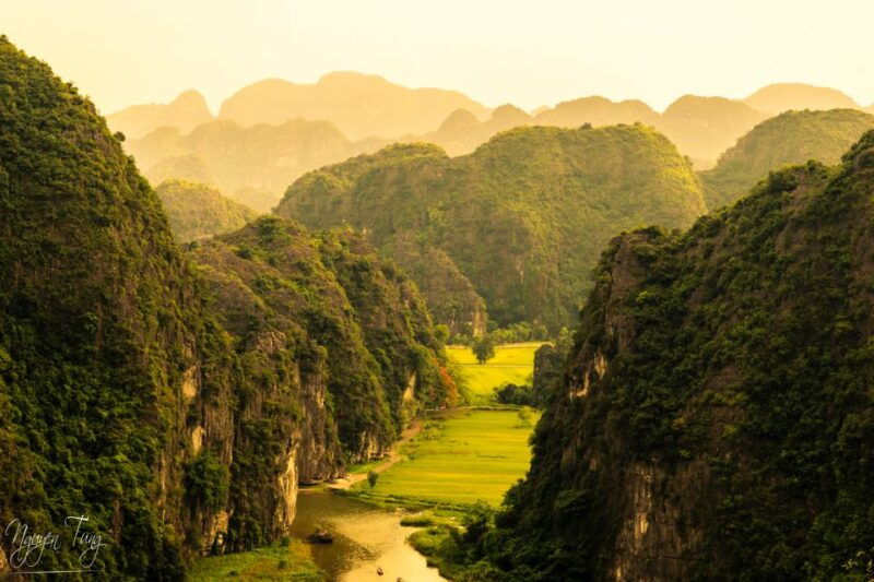 from-hanoi-hoa-lu-hang-mua-hike-tam-coc-boat-and-lunch