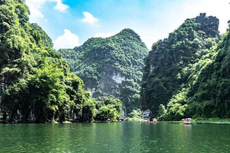 from-hanoi-ninh-binh-bai-dinh-trang-an-mua-cave-tour-4
