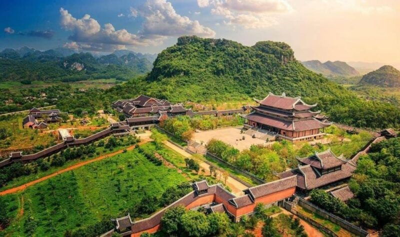 from-hanoi-ninh-binh-bai-dinh-trang-an-mua-caves-tour