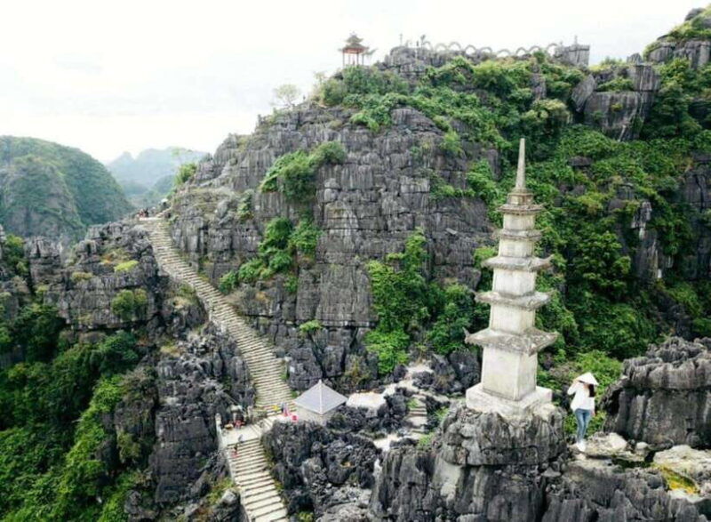 from-hanoi-ninh-binh-hoa-lu-trang-an-and-mua-cave-trip