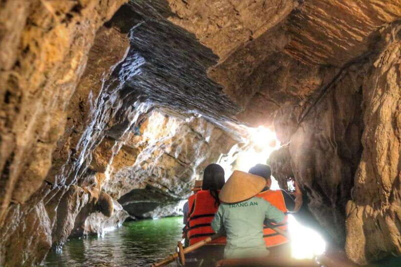 from-hanoi-private-tour-bai-dinh-trang-an-and-mua-cave