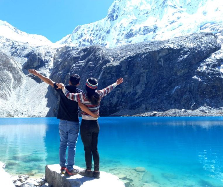 from-huaraz-lake-69-trek-day-tour-white-mountain-range