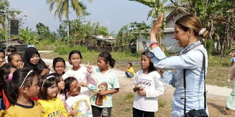 from-jakarta-baduy-tribe-full-day-trip-with-lunch