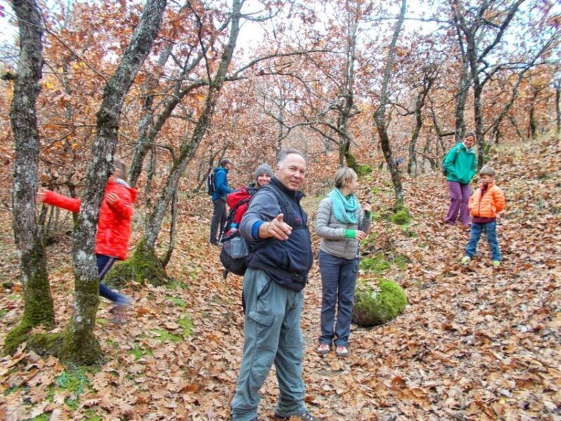 from-kalabaka-authentic-meteora-hiking-tour-local-agency