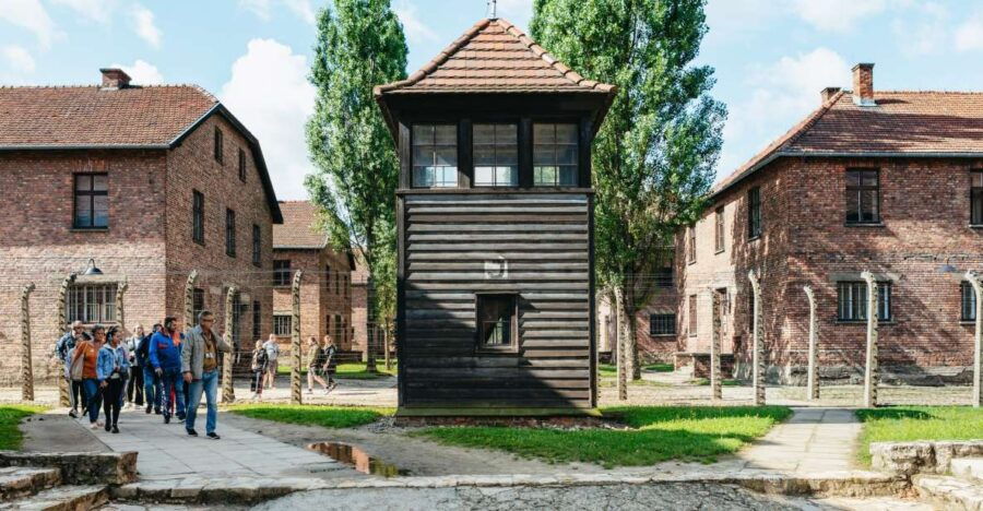 from-krakow-auschwitz-birkenau-guided-tour-hotel-pickup-3