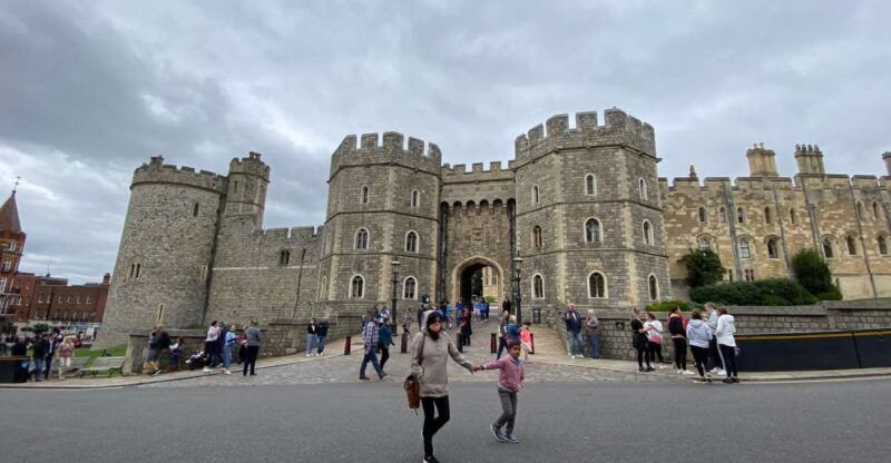from-london-windsor-castle-stonehenge-private-day-trip