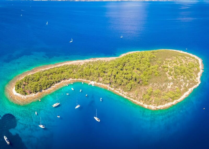 from-makarska-full-day-private-speed-boat-tour-3-islands