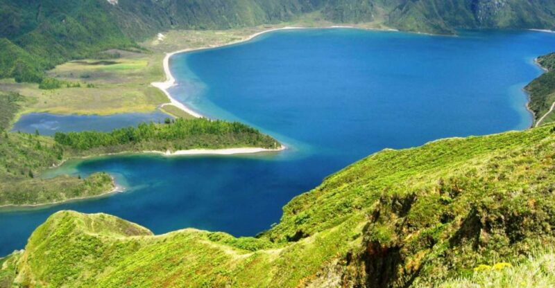 from-ponta-delgada-lagoa-do-fogo-half-day-jeep-tour