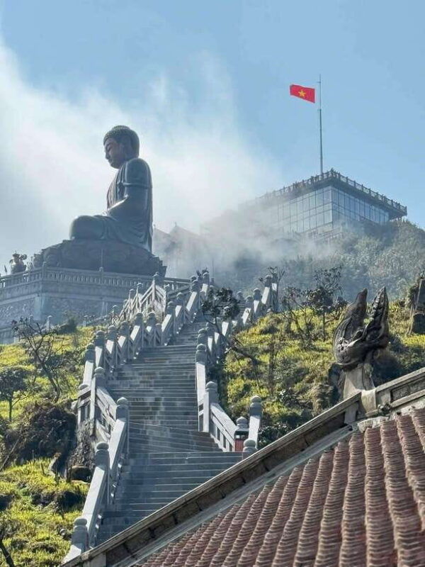 from-sapa-private-tour-to-fansipan-peak-with-scenic-views