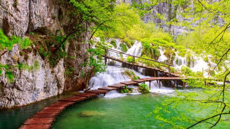 from-split-transfer-to-zagreb-with-stop-at-plitvice-lakes