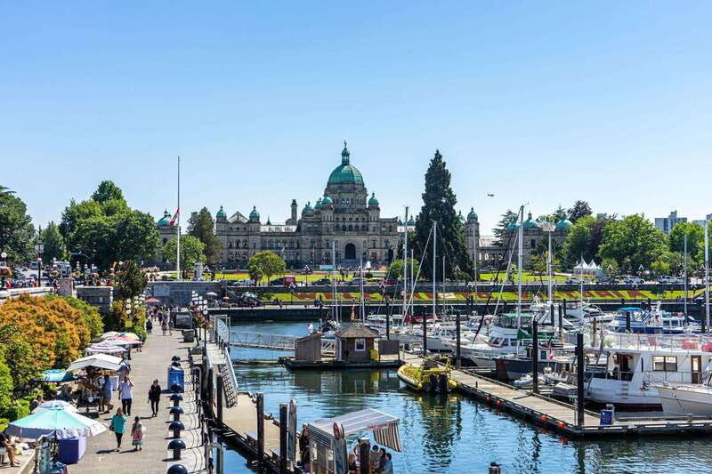 from-vancouver-butchart-gardens-victoria-sightseeing-tour