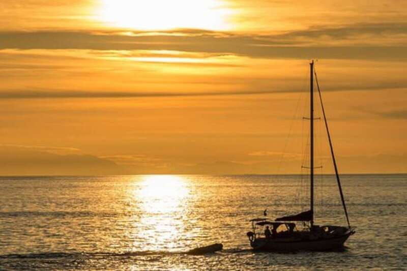 from-vancouver-lighthouse-park-horseshoe-bay-hiking-tour