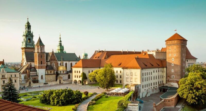 from-warsaw-guided-tour-to-wieliczka-salt-mine-and-krakow