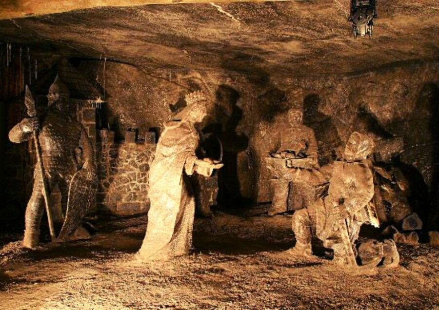 from-warsaw-krakow-wieliczka-small-group-tour-with-lunch