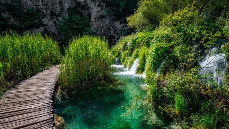 from-zagreb-to-national-park-plitvice-lakes-day-trip