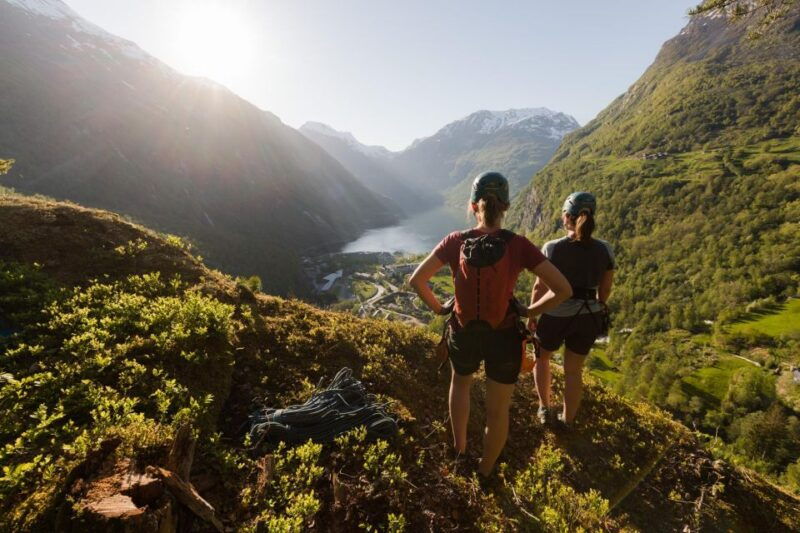 geiranger-rappelling-tour-with-epic-view