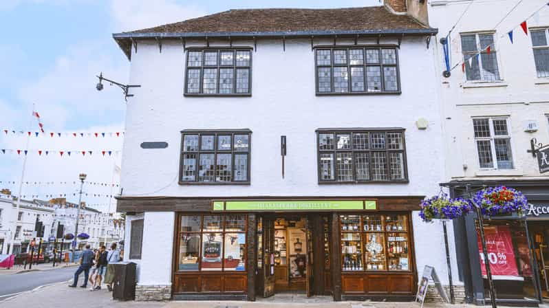 gin-tasting-for-two-at-judiths-shakespeare-distillery