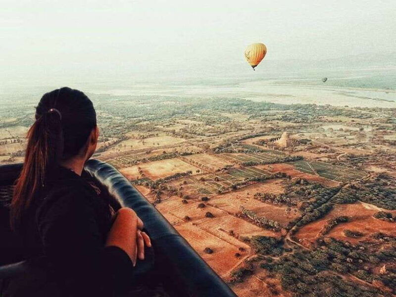 golden-eagle-ballooning-in-bagan