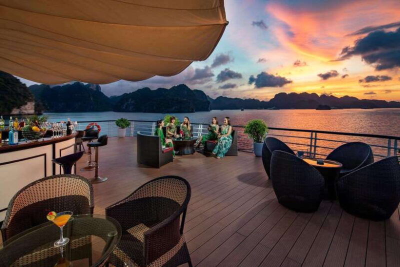 ha-long-3-day-lan-ha-bay-viet-hai-village-5-star-cruises
