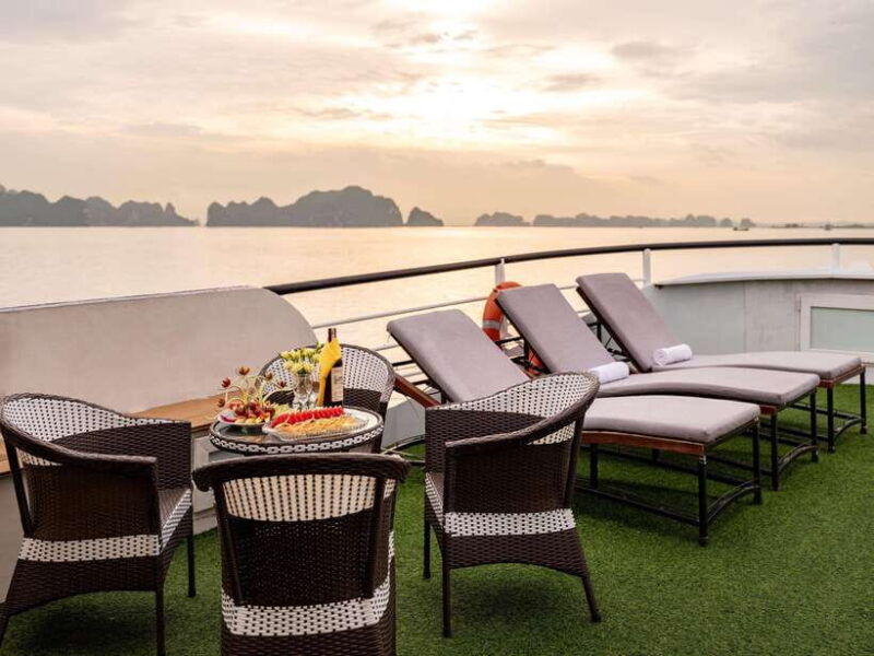 ha-long-bay-deluxe-cruise-kayaking-1-day
