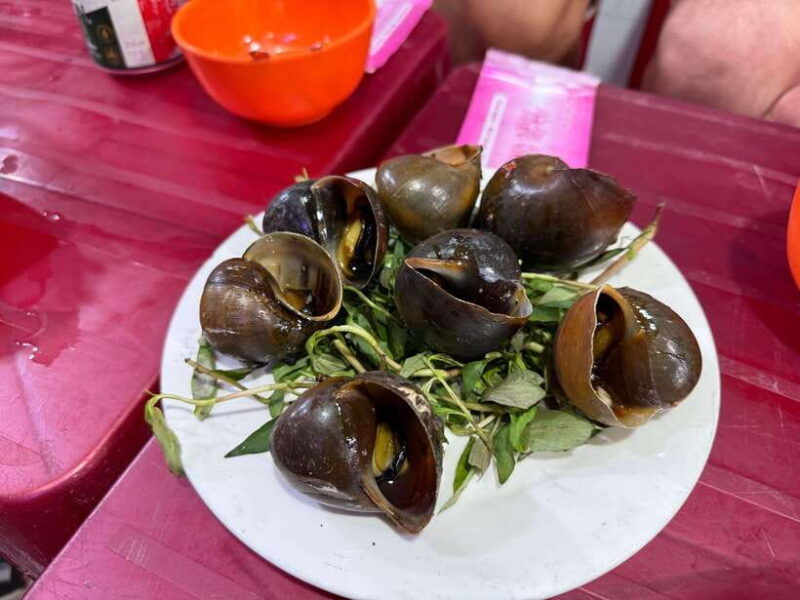 ha-noi-street-food-adventure-tour-with-local-students