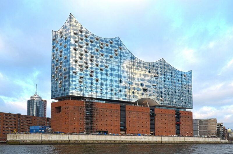 hamburg-grand-harbor-tour-with-the-passenger-ship