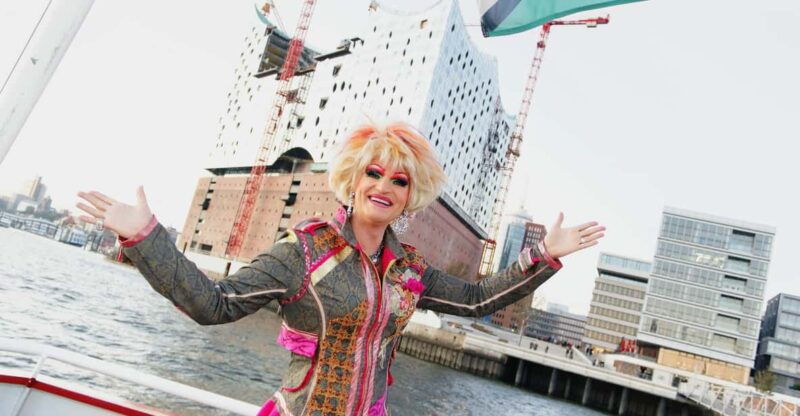 hamburg-party-harbor-cruise-with-olivia-jones