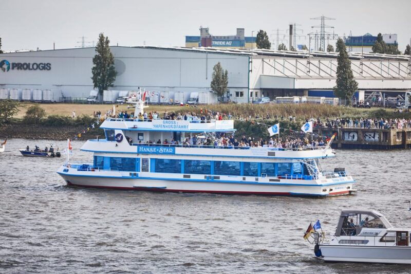 hamburg-port-anniversary-cruise-to-the-entry-parade