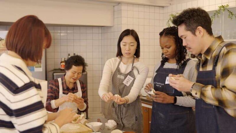 handmade-noodles-with-korean-grandma