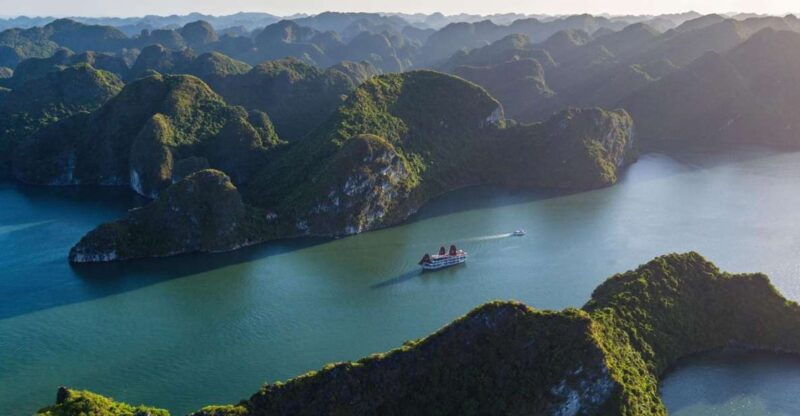 hanoi-2-day-luxury-halong-bay-and-lan-ha-bay-cruise