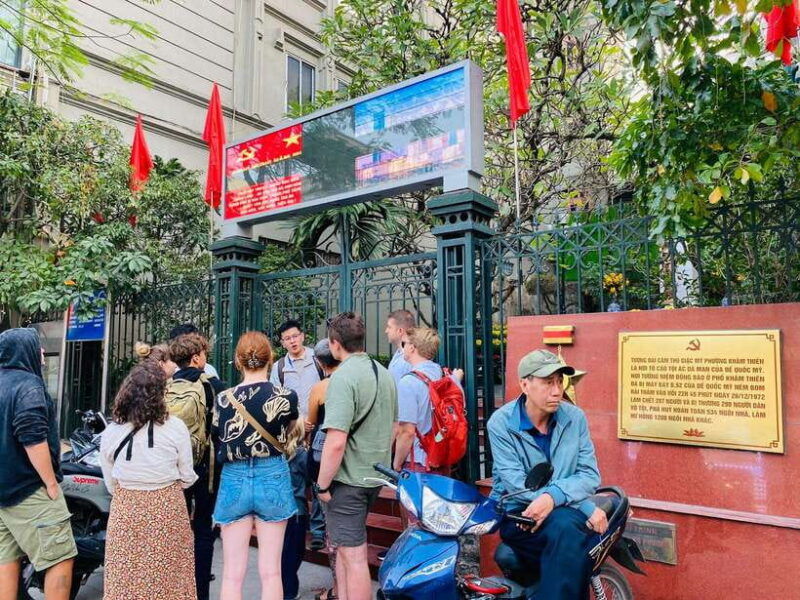 hanoi-cho-gioi-vietnam-war-history-walking-tour