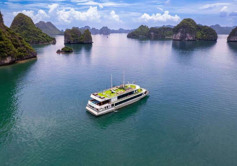 hanoi-halong-bay-cruise-amazing-cave-titov-island-kayak
