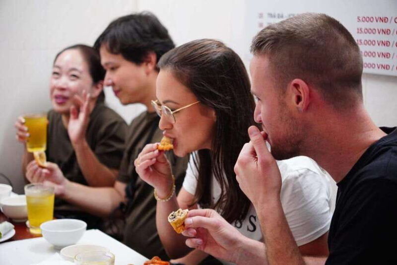 hanoi-old-quarter-street-food-tour-with-12-tastings