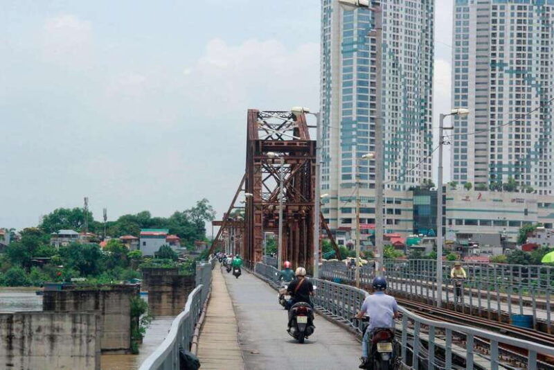 hanoi-private-old-quarter-walking-tour-with-train-street