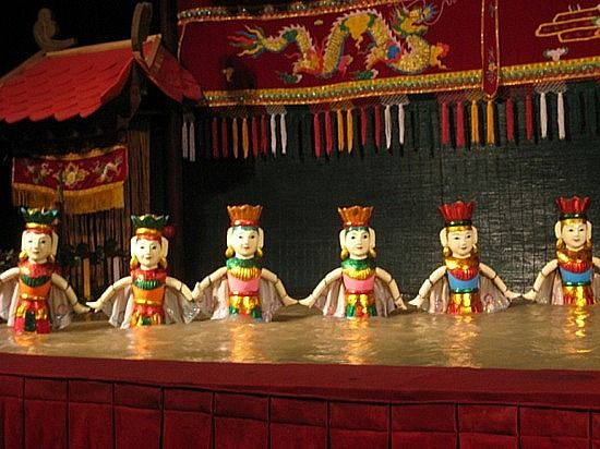 hanoi-street-food-walking-tour-water-puppet-show