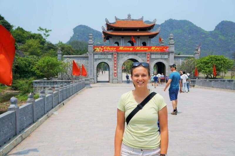 hanoi-to-ninh-binh-private-tour-hoa-lu-trang-an-mua-caves