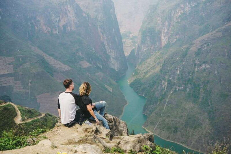 hanoithe-loop-tour-in-ha-giang-3-days-with-local-easy-rider