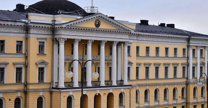 helsinki-architecture-walking-tour-with-expert