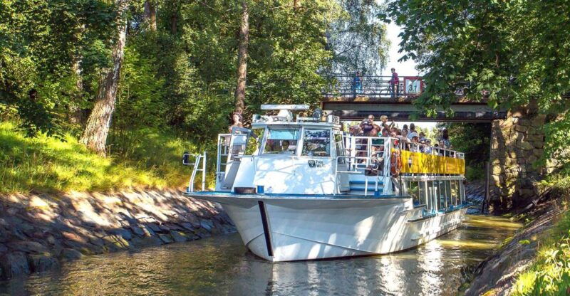 helsinki-sightseeing-canal-cruise-with-audio-commentary