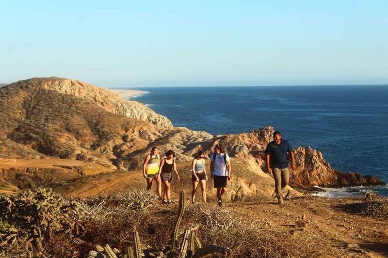 hiking-at-the-hidden-arch-of-los-cabos