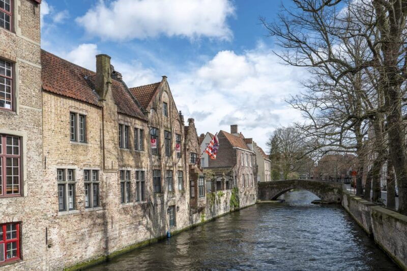 historical-walk-in-bruges-with-local-guide-praline-included