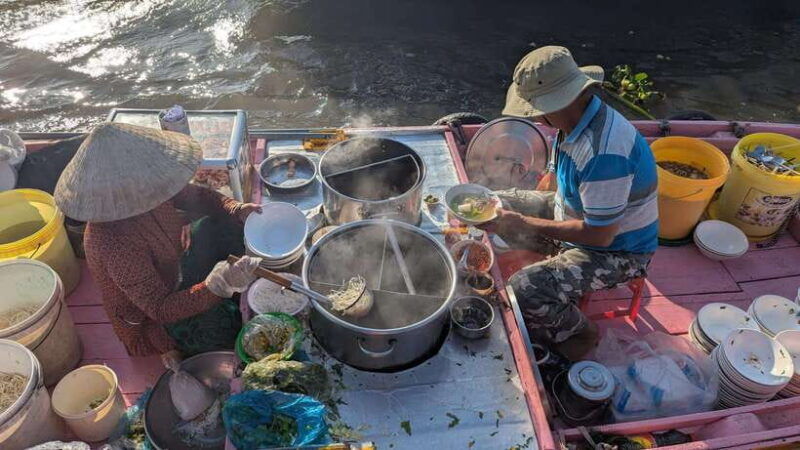 ho-chi-minh-1-day-mekong-delta-tour-floating-market-islet