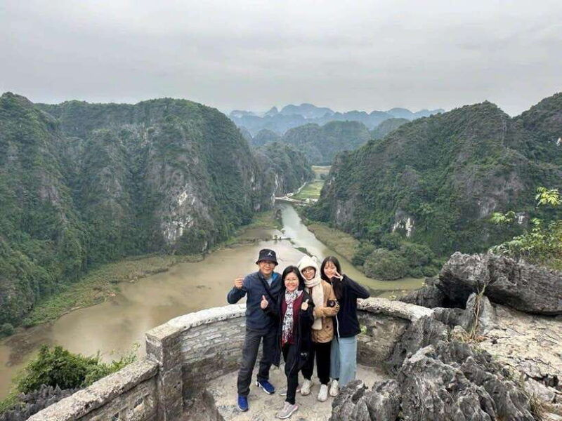 hoa-lu-trang-an-boat-trip-mua-cave-small-group-tour