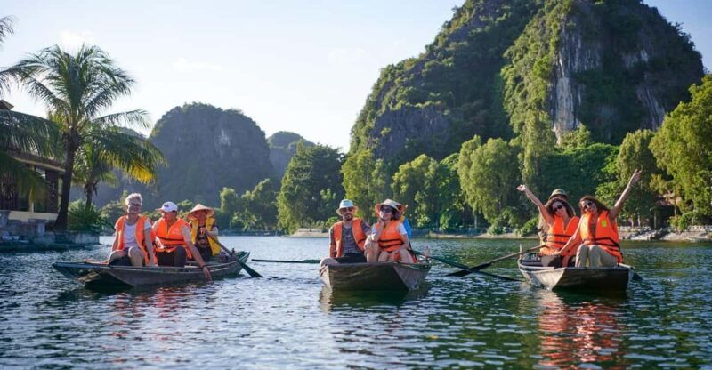 hoa-lu-trang-an-mua-cave-bich-dong-pagoda-from-ninh-binh