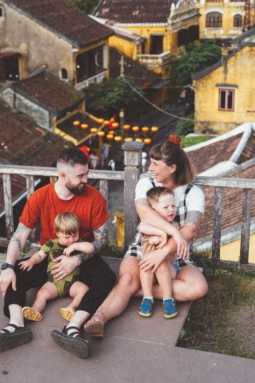 hoi-an-family-photoshoot-with-professional-photographer