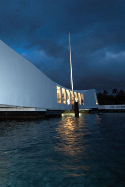 honolulu-pearl-harbor-uss-arizona-memorial-tour