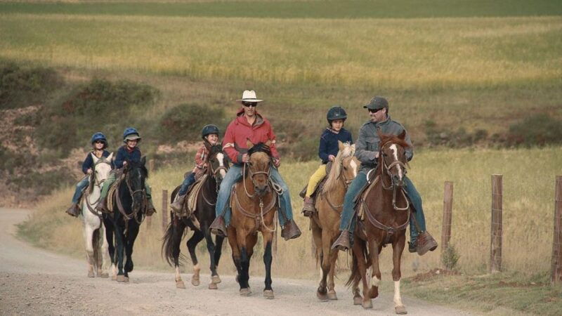 horseback-ride-to-the-temple-of-the-moon-and-chacan-mountain