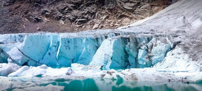 huaraz-rocotuyoc-lagoon-frozen-lagoon-trekking