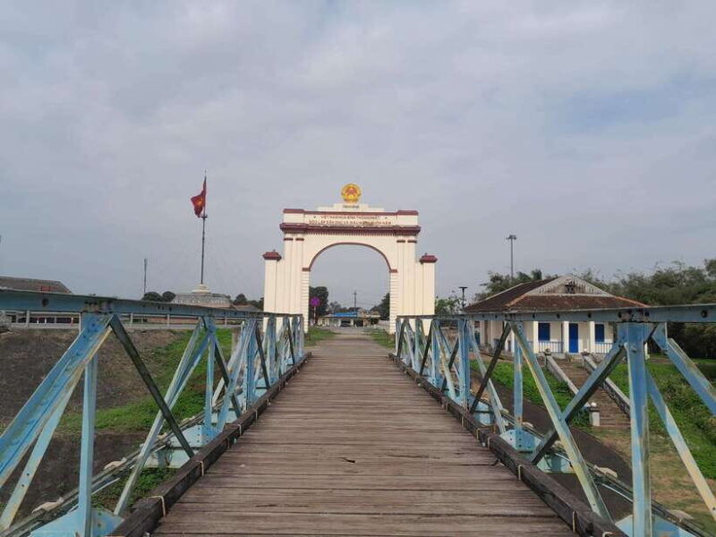 hue-dmz-half-day-by-private-car-with-vinh-moc-tunnels